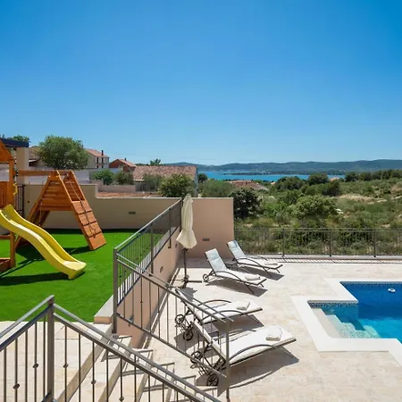Vila Luxury San Heated Pool Sauna