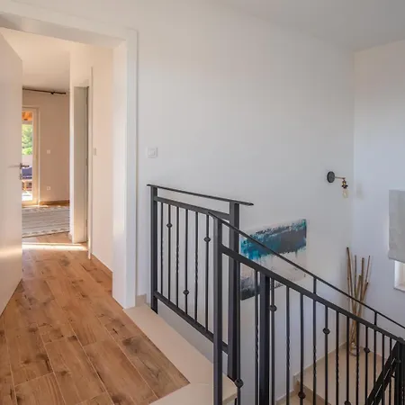 Luxury San Heated Pool Sauna * Sveti Filip i Jakov