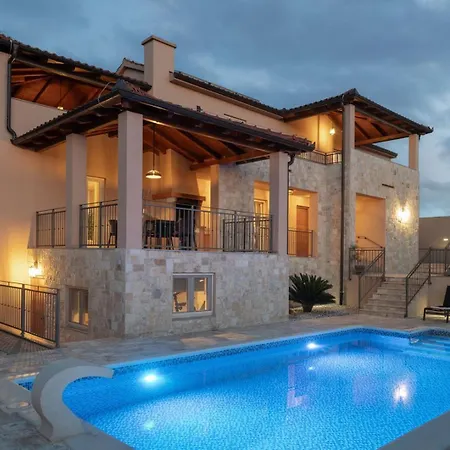 Luxury San Heated Pool Sauna Sveti Filip i Jakov