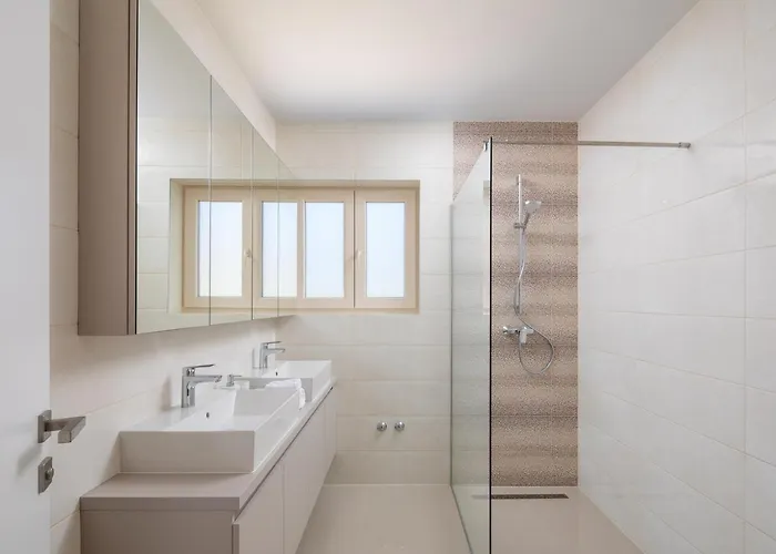 Luxury San Heated Pool Sauna Вилла