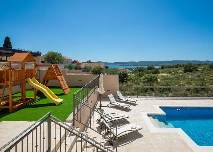 Вилла Luxury San Heated Pool Sauna