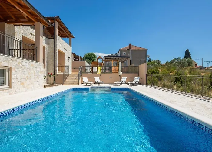 Вилла Luxury San Heated Pool Sauna