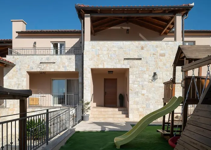 Вилла Luxury San Heated Pool Sauna