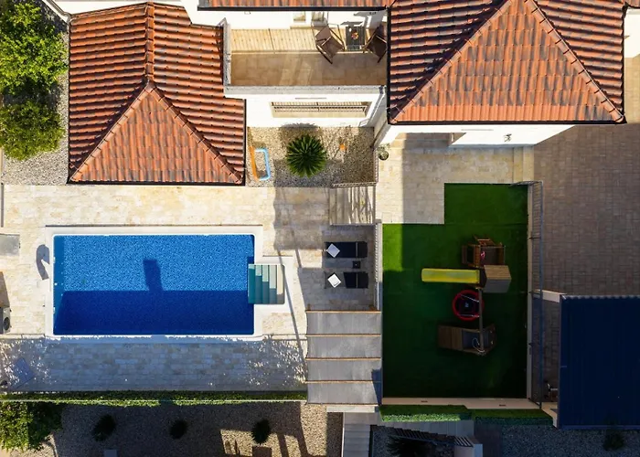 Вилла Luxury San Heated Pool Sauna *